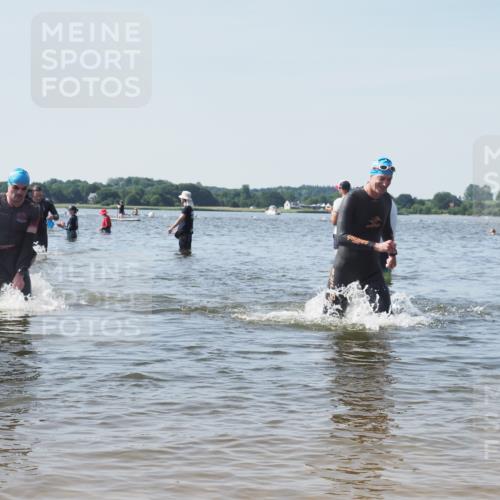 22.06.2025 - Viking Triathlon KatJ http://msf.ph/oto/8106048 22.06.2025 10:37:01 Schwimmen 331, 355, 388, 500, 513 meine-sportfotos.de