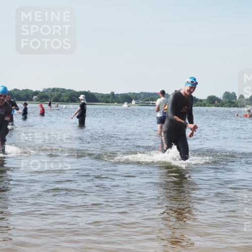 22.06.2025 - Viking Triathlon KatJ http://msf.ph/oto/8106059 22.06.2025 10:37:01 Schwimmen 331, 355, 388, 500, 513 meine-sportfotos.de