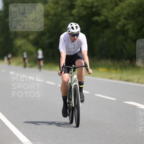 22.06.2025 - Viking Triathlon Yannick Fuchs http://msf.ph/oto/8106065 22.06.2025 12:11:13 Radfahren 206, 529, 603, 643, 658 meine-sportfotos.de