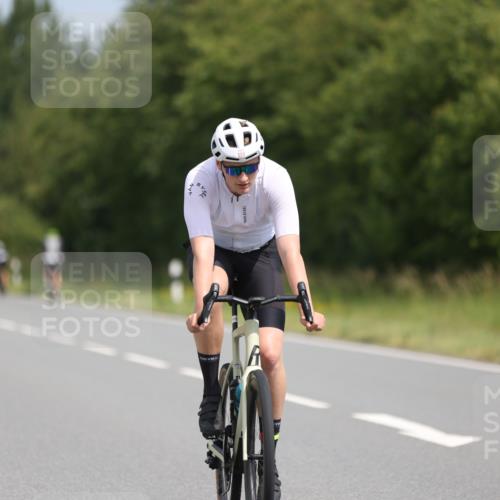 22.06.2025 - Viking Triathlon Yannick Fuchs http://msf.ph/oto/8106080 22.06.2025 12:11:13 Radfahren 206, 529, 603, 643, 658 meine-sportfotos.de