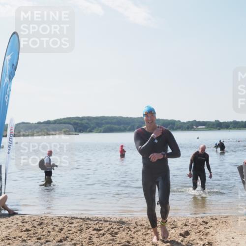 22.06.2025 - Viking Triathlon MichiJ http://msf.ph/oto/8106083 22.06.2025 10:51:43 Schwimmen 292, 422 meine-sportfotos.de