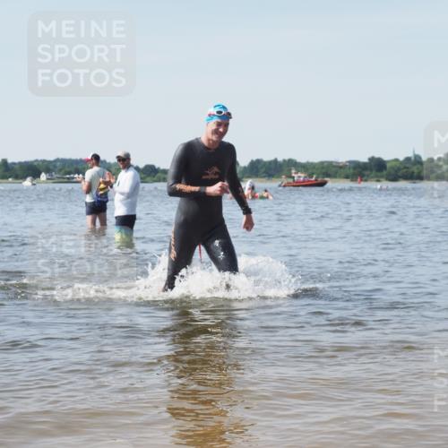 22.06.2025 - Viking Triathlon KatJ http://msf.ph/oto/8106106 22.06.2025 10:37:02 Schwimmen 331, 355, 388, 454, 500, 513 meine-sportfotos.de