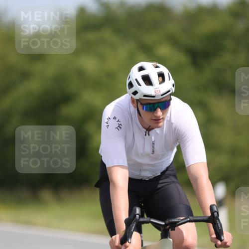 22.06.2025 - Viking Triathlon Yannick Fuchs http://msf.ph/oto/8106117 22.06.2025 12:11:14 Radfahren 206, 529, 603, 643, 658 meine-sportfotos.de