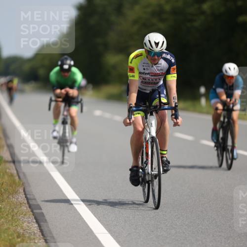 22.06.2025 - Viking Triathlon Yannick Fuchs http://msf.ph/oto/8106123 22.06.2025 11:30:22 Radfahren 99, 268, 275, 288, 324, 505, 530, 655, 657 meine-sportfotos.de