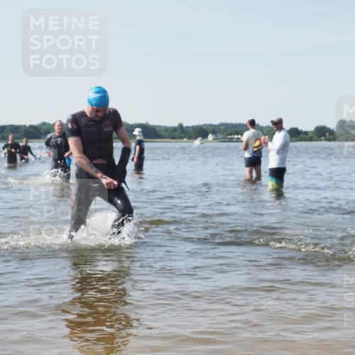22.06.2025 - Viking Triathlon KatJ http://msf.ph/oto/8106156 22.06.2025 10:37:03 Schwimmen 172, 331, 355, 388, 454, 500, 513 meine-sportfotos.de