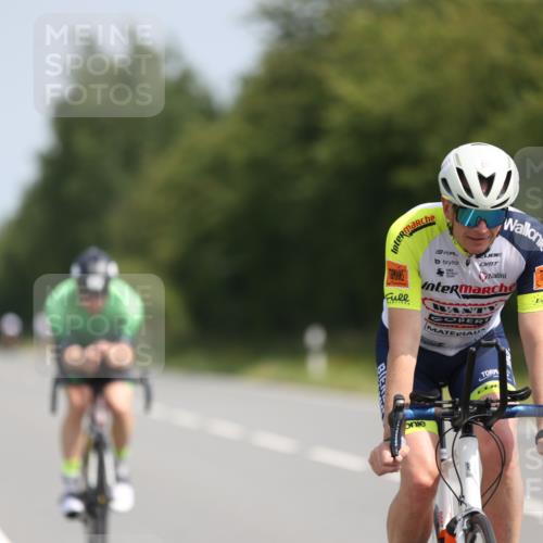 22.06.2025 - Viking Triathlon Yannick Fuchs http://msf.ph/oto/8106159 22.06.2025 11:30:23 Radfahren 99, 268, 275, 324, 505, 530, 655, 657 meine-sportfotos.de