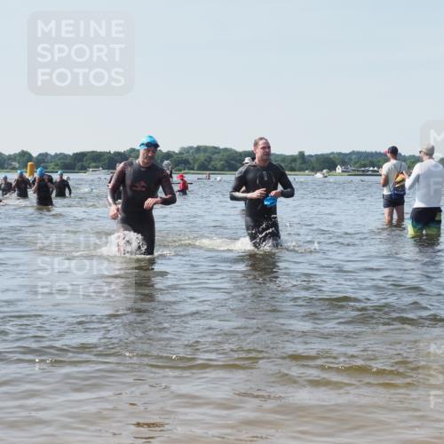 22.06.2025 - Viking Triathlon KatJ http://msf.ph/oto/8106226 22.06.2025 10:37:07 Schwimmen 172, 331, 355, 370, 388, 454, 500, 513, 649 meine-sportfotos.de