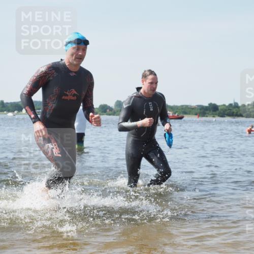 22.06.2025 - Viking Triathlon KatJ http://msf.ph/oto/8106342 22.06.2025 10:37:11 Schwimmen 172, 233, 355, 370, 383, 454, 500, 513, 649 meine-sportfotos.de
