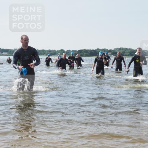 22.06.2025 - Viking Triathlon KatJ http://msf.ph/oto/8106380 22.06.2025 10:37:15 Schwimmen 34, 172, 233, 312, 344, 355, 370, 383, 454, 513, 649 meine-sportfotos.de