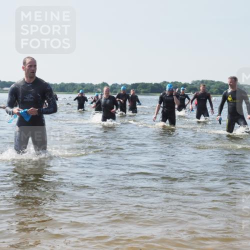 22.06.2025 - Viking Triathlon KatJ http://msf.ph/oto/8106415 22.06.2025 10:37:15 Schwimmen 34, 172, 233, 312, 344, 355, 370, 383, 454, 513, 649 meine-sportfotos.de