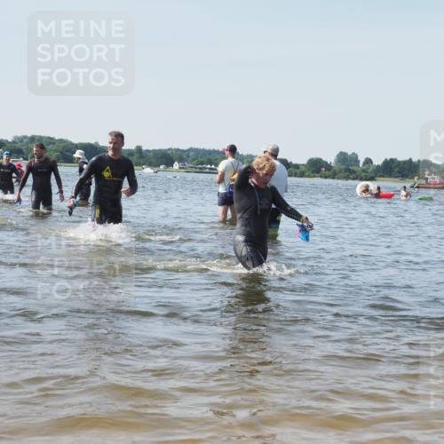 22.06.2025 - Viking Triathlon KatJ http://msf.ph/oto/8106447 22.06.2025 10:37:16 Schwimmen 34, 172, 233, 253, 312, 316, 344, 370, 383, 454, 513, 649 meine-sportfotos.de