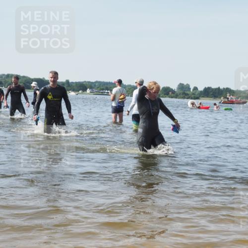 22.06.2025 - Viking Triathlon KatJ http://msf.ph/oto/8106486 22.06.2025 10:37:16 Schwimmen 34, 172, 233, 253, 312, 316, 344, 370, 383, 454, 513, 649 meine-sportfotos.de