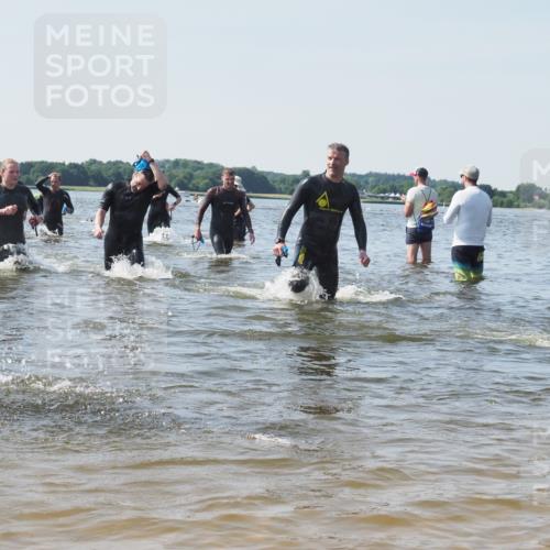 22.06.2025 - Viking Triathlon KatJ http://msf.ph/oto/8106534 22.06.2025 10:37:17 Schwimmen 34, 172, 180, 233, 253, 312, 316, 344, 370, 383, 454, 513, 649 meine-sportfotos.de