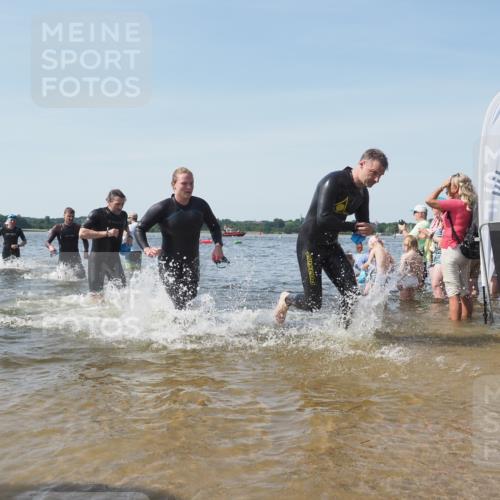 22.06.2025 - Viking Triathlon KatJ http://msf.ph/oto/8106713 22.06.2025 10:37:22 Schwimmen 21, 34, 131, 172, 180, 233, 253, 312, 316, 344, 370, 383, 454, 456, 513, 649 meine-sportfotos.de