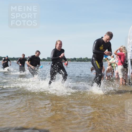 22.06.2025 - Viking Triathlon KatJ http://msf.ph/oto/8106727 22.06.2025 10:37:22 Schwimmen 21, 34, 131, 172, 180, 233, 253, 312, 316, 344, 370, 383, 454, 456, 513, 649 meine-sportfotos.de