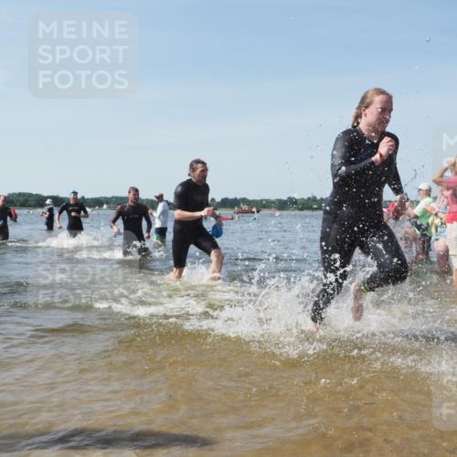 22.06.2025 - Viking Triathlon KatJ http://msf.ph/oto/8106758 22.06.2025 10:37:23 Schwimmen 21, 34, 131, 172, 180, 187, 233, 253, 312, 316, 344, 370, 383, 454, 456, 649 meine-sportfotos.de