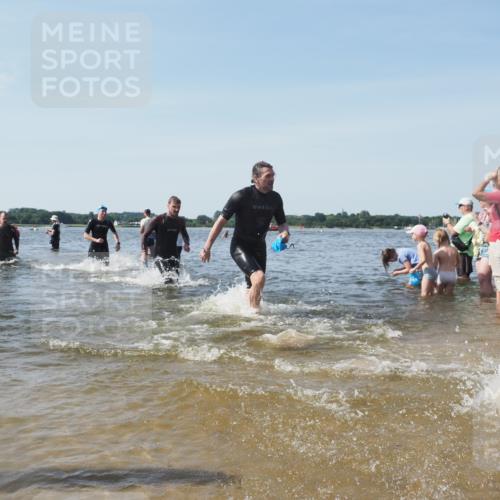 22.06.2025 - Viking Triathlon KatJ http://msf.ph/oto/8106818 22.06.2025 10:37:23 Schwimmen 21, 34, 131, 172, 180, 187, 233, 253, 312, 316, 344, 370, 383, 454, 456, 649 meine-sportfotos.de
