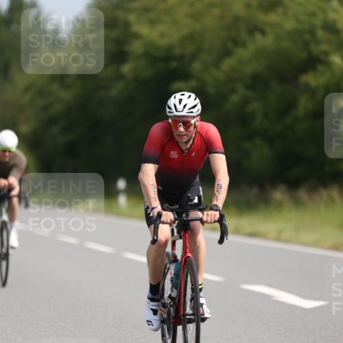 22.06.2025 - Viking Triathlon Yannick Fuchs http://msf.ph/oto/8106831 22.06.2025 11:30:56 Radfahren 44, 156, 329, 335, 408, 511, 535 meine-sportfotos.de