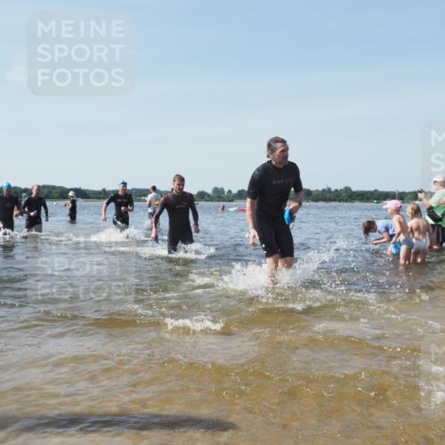 22.06.2025 - Viking Triathlon KatJ http://msf.ph/oto/8106834 22.06.2025 10:37:23 Schwimmen 21, 34, 131, 172, 180, 187, 233, 253, 312, 316, 344, 370, 383, 454, 456, 649 meine-sportfotos.de