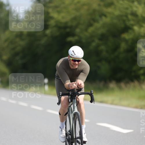 22.06.2025 - Viking Triathlon Yannick Fuchs http://msf.ph/oto/8106894 22.06.2025 11:30:58 Radfahren 44, 156, 329, 335, 358, 511, 535 meine-sportfotos.de