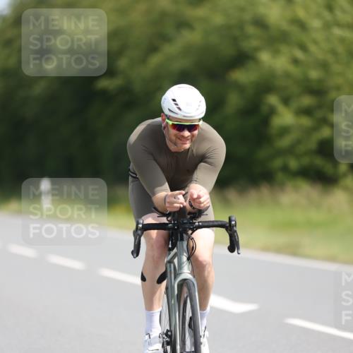 22.06.2025 - Viking Triathlon Yannick Fuchs http://msf.ph/oto/8106913 22.06.2025 11:30:58 Radfahren 44, 156, 329, 335, 358, 511, 535 meine-sportfotos.de