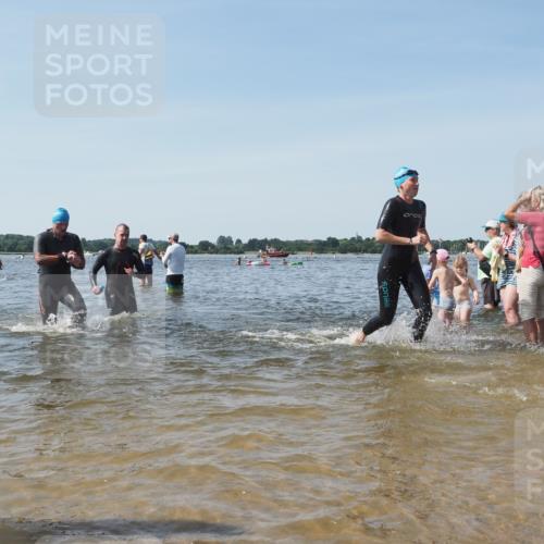 22.06.2025 - Viking Triathlon KatJ http://msf.ph/oto/8106927 22.06.2025 10:37:28 Schwimmen 21, 34, 131, 141, 163, 177, 180, 187, 233, 253, 312, 316, 344, 370, 383, 456, 639 meine-sportfotos.de