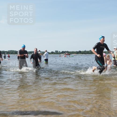 22.06.2025 - Viking Triathlon KatJ http://msf.ph/oto/8106935 22.06.2025 10:37:28 Schwimmen 21, 34, 131, 141, 163, 177, 180, 187, 233, 253, 312, 316, 344, 370, 383, 456, 639 meine-sportfotos.de