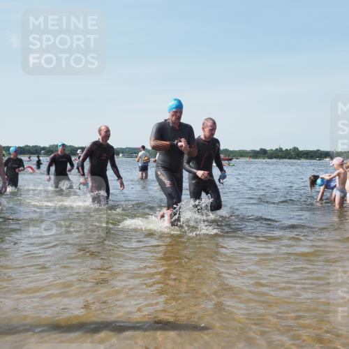 22.06.2025 - Viking Triathlon KatJ http://msf.ph/oto/8106973 22.06.2025 10:37:30 Schwimmen 21, 34, 131, 141, 163, 177, 180, 187, 233, 245, 253, 312, 316, 344, 383, 456, 614, 639 meine-sportfotos.de