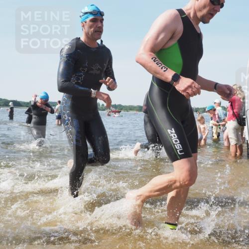 22.06.2025 - Viking Triathlon KatJ http://msf.ph/oto/8107160 22.06.2025 10:37:35 Schwimmen 21, 131, 141, 163, 177, 180, 187, 245, 253, 312, 316, 344, 411, 456, 506, 614, 639, 645 meine-sportfotos.de