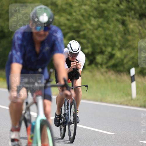 22.06.2025 - Viking Triathlon Yannick Fuchs http://msf.ph/oto/8107193 22.06.2025 12:11:57 Radfahren 110, 266, 403, 449, 475 meine-sportfotos.de
