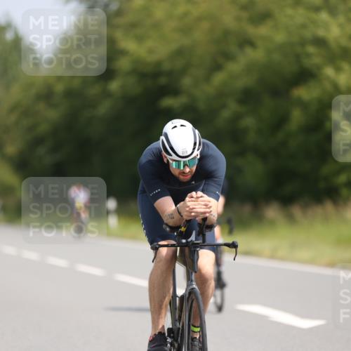 22.06.2025 - Viking Triathlon Yannick Fuchs http://msf.ph/oto/8107221 22.06.2025 11:31:08 Radfahren 44, 139, 156, 358, 419, 538 meine-sportfotos.de