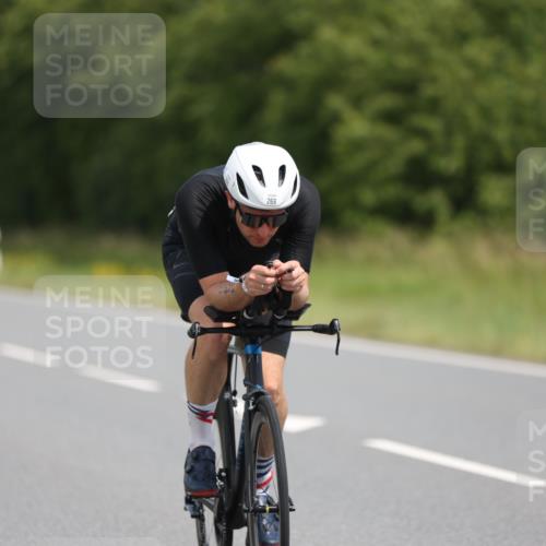 22.06.2025 - Viking Triathlon Yannick Fuchs http://msf.ph/oto/8107252 22.06.2025 12:12:05 Radfahren 266, 403 meine-sportfotos.de
