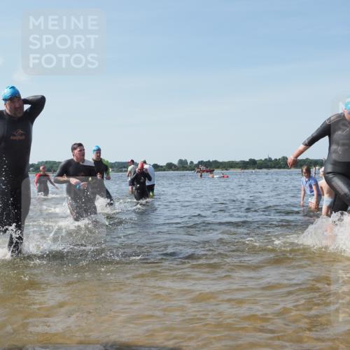 22.06.2025 - Viking Triathlon KatJ http://msf.ph/oto/8107296 22.06.2025 10:37:38 Schwimmen 21, 131, 141, 163, 177, 180, 187, 245, 396, 411, 433, 456, 506, 614, 619, 639, 645 meine-sportfotos.de