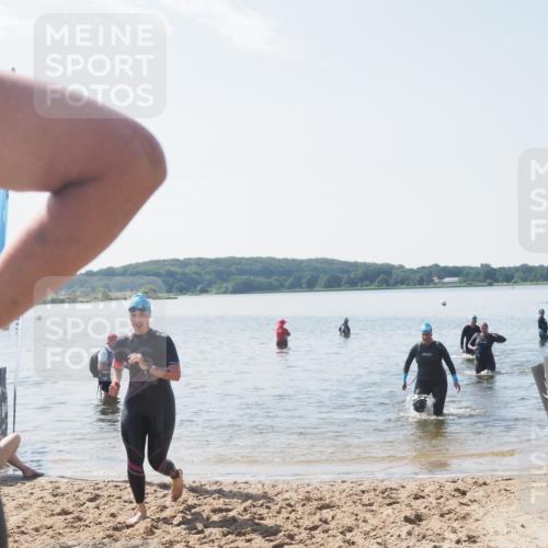 22.06.2025 - Viking Triathlon MichiJ http://msf.ph/oto/8107311 22.06.2025 10:53:21 Schwimmen 165, 201, 241, 319 meine-sportfotos.de