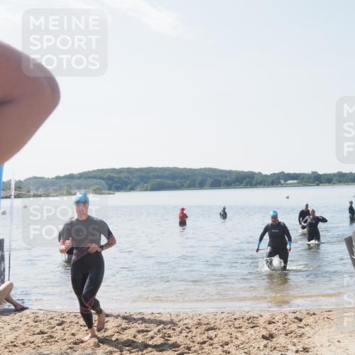 22.06.2025 - Viking Triathlon MichiJ http://msf.ph/oto/8107325 22.06.2025 10:53:21 Schwimmen 165, 201, 241, 319 meine-sportfotos.de