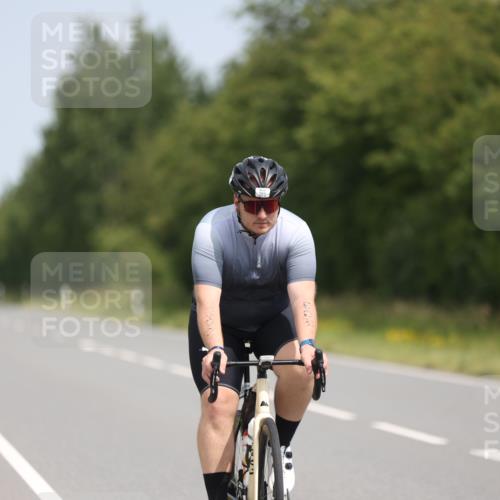 22.06.2025 - Viking Triathlon Yannick Fuchs http://msf.ph/oto/8107374 22.06.2025 12:12:15 Radfahren 303 meine-sportfotos.de