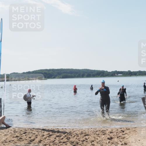 22.06.2025 - Viking Triathlon MichiJ http://msf.ph/oto/8107405 22.06.2025 10:53:23 Schwimmen 165, 201, 241, 319 meine-sportfotos.de