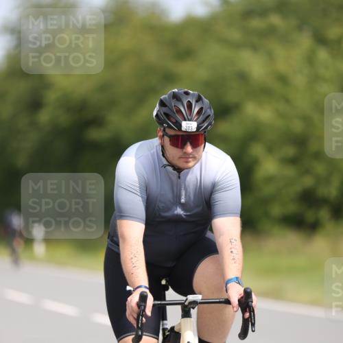 22.06.2025 - Viking Triathlon Yannick Fuchs http://msf.ph/oto/8107408 22.06.2025 12:12:16 Radfahren 303 meine-sportfotos.de