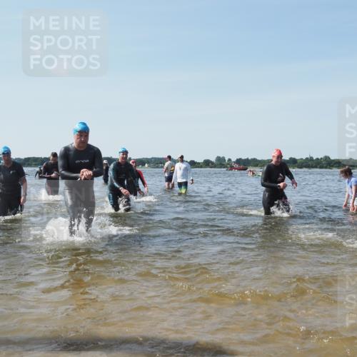 22.06.2025 - Viking Triathlon KatJ http://msf.ph/oto/8107488 22.06.2025 10:37:42 Schwimmen 21, 141, 163, 177, 187, 245, 396, 411, 433, 456, 506, 614, 619, 639, 645 meine-sportfotos.de