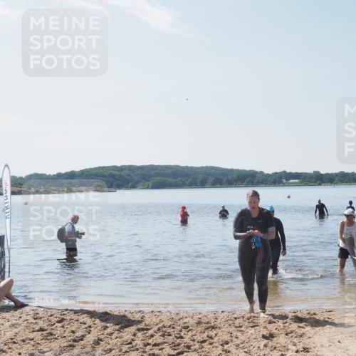 22.06.2025 - Viking Triathlon MichiJ http://msf.ph/oto/8107635 22.06.2025 10:53:33 Schwimmen 201, 241 meine-sportfotos.de