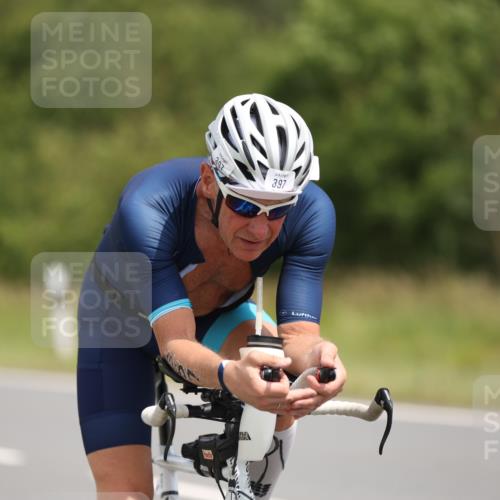 22.06.2025 - Viking Triathlon Yannick Fuchs http://msf.ph/oto/8107719 22.06.2025 12:12:37 Radfahren 61, 394, 397, 477 meine-sportfotos.de