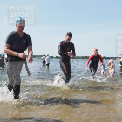 22.06.2025 - Viking Triathlon KatJ http://msf.ph/oto/8107723 22.06.2025 10:37:46 Schwimmen 163, 177, 245, 335, 396, 411, 433, 506, 614, 619, 639, 645 meine-sportfotos.de