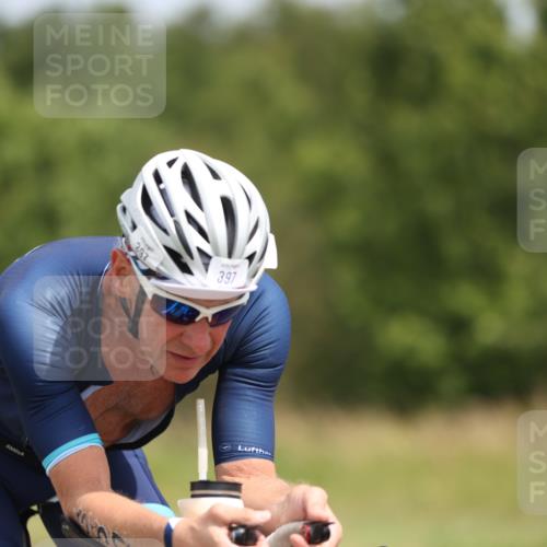 22.06.2025 - Viking Triathlon Yannick Fuchs http://msf.ph/oto/8107725 22.06.2025 12:12:37 Radfahren 61, 394, 397, 477 meine-sportfotos.de