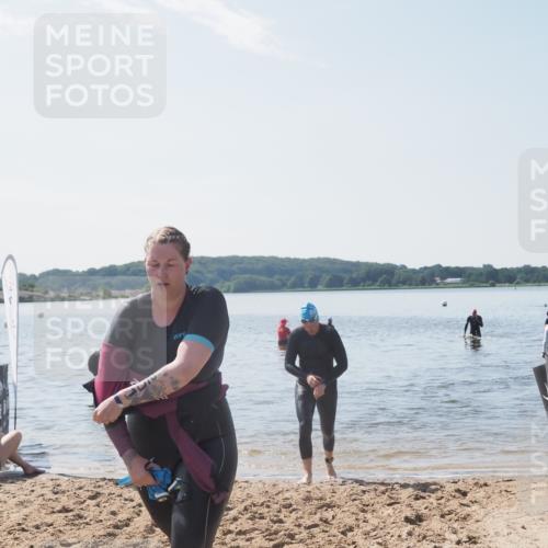 22.06.2025 - Viking Triathlon MichiJ http://msf.ph/oto/8107760 22.06.2025 10:53:37 Schwimmen 241 meine-sportfotos.de