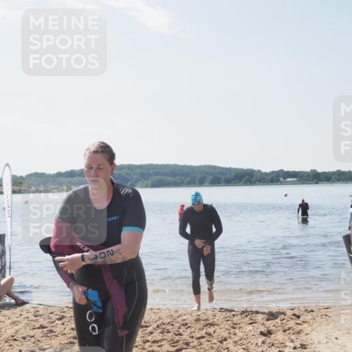 22.06.2025 - Viking Triathlon MichiJ http://msf.ph/oto/8107766 22.06.2025 10:53:37 Schwimmen 241 meine-sportfotos.de