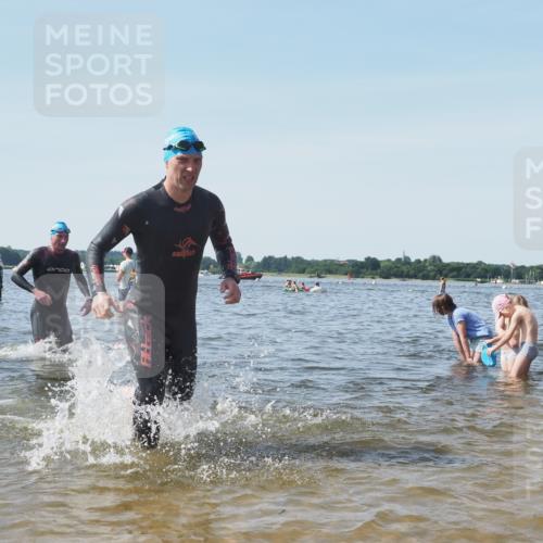 22.06.2025 - Viking Triathlon KatJ http://msf.ph/oto/8107770 22.06.2025 10:37:50 Schwimmen 146, 245, 335, 396, 411, 433, 506, 614, 619, 645 meine-sportfotos.de