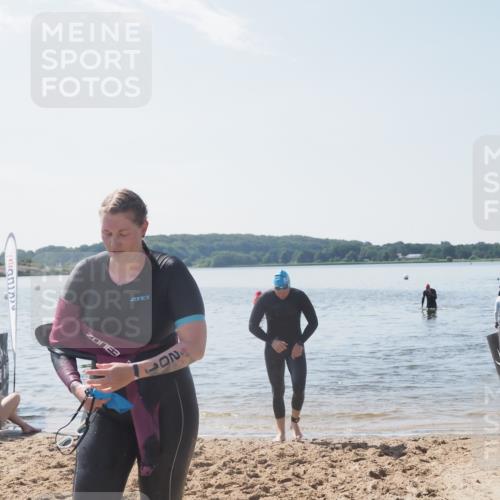 22.06.2025 - Viking Triathlon MichiJ http://msf.ph/oto/8107776 22.06.2025 10:53:37 Schwimmen 241 meine-sportfotos.de