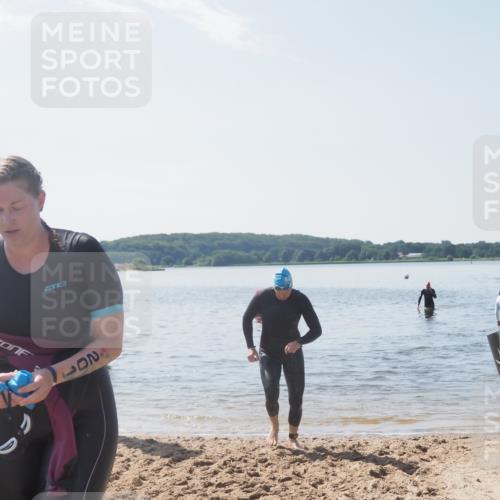 22.06.2025 - Viking Triathlon MichiJ http://msf.ph/oto/8107801 22.06.2025 10:53:37 Schwimmen 241 meine-sportfotos.de