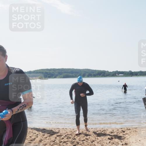 22.06.2025 - Viking Triathlon MichiJ http://msf.ph/oto/8107814 22.06.2025 10:53:37 Schwimmen 241 meine-sportfotos.de