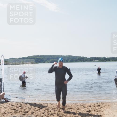 22.06.2025 - Viking Triathlon MichiJ http://msf.ph/oto/8107844 22.06.2025 10:53:38 Schwimmen 241 meine-sportfotos.de